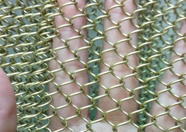 Fireplace screen mesh